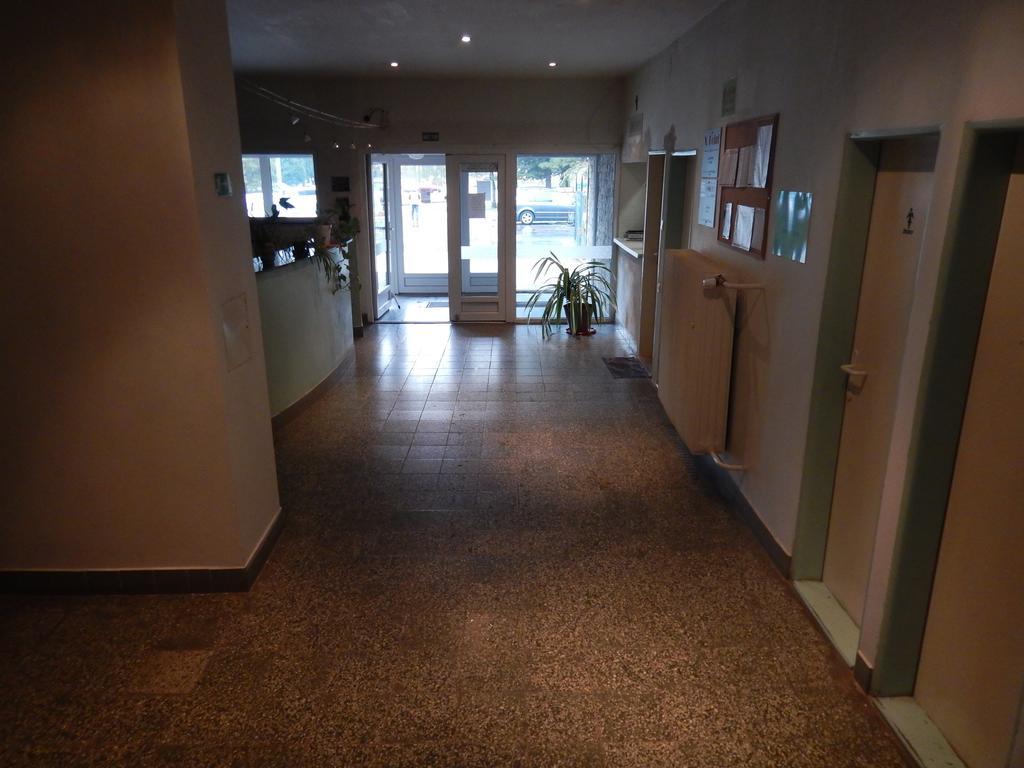 Biznis centrum / ubytovna Roznava Exterior foto